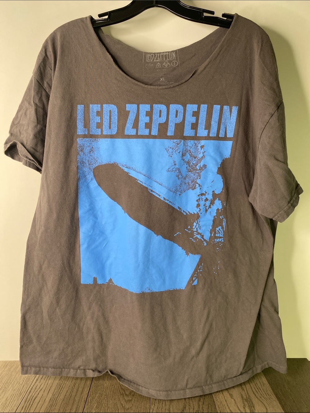 Led Zeppelin Men's XL Short Sleeve Graphic Tee in Gray with Blue Print - 1432